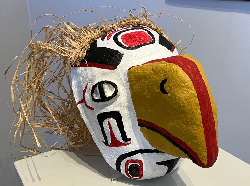 detail eagle mask
